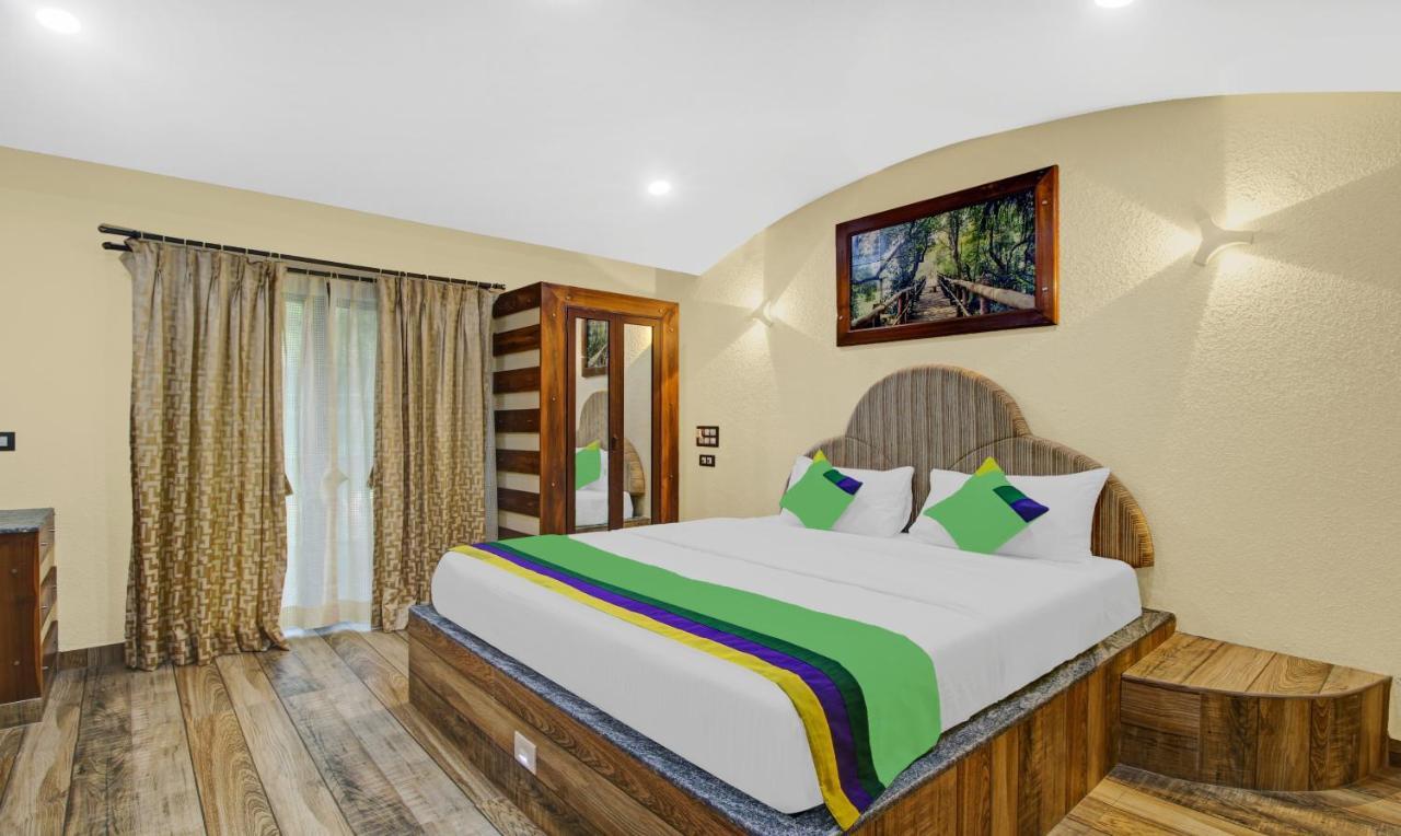 Treebo Majestic Palms, 2 Km From Colva Beach Benaulim Esterno foto