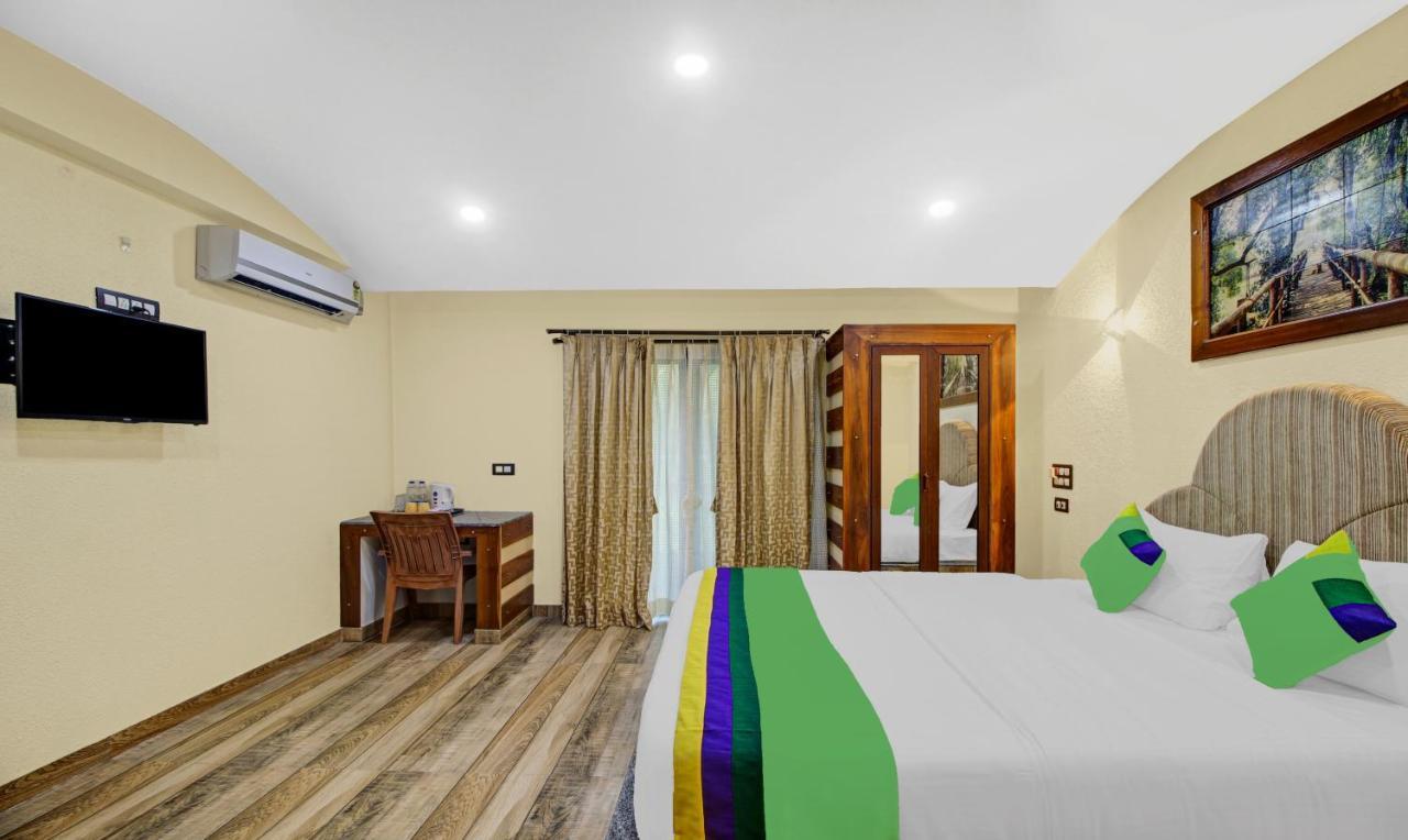 Treebo Majestic Palms, 2 Km From Colva Beach Benaulim Esterno foto